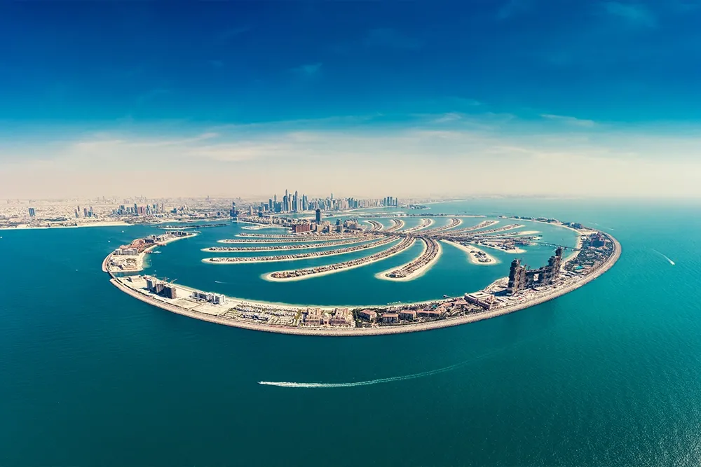Dubai Marina vs Palm Jumeirah: Which Yacht Route Is Right for You?